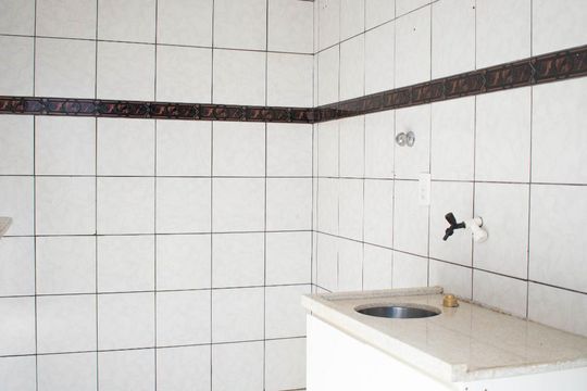 Cozinha de apartamento à venda com 1 quarto, 40m² em Cristal, Porto Alegre