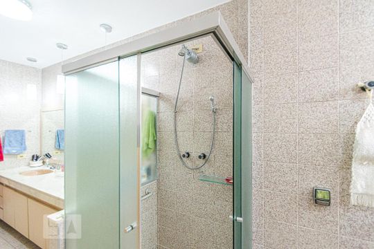 Banheiro Social de apartamento à venda com 3 quartos, 250m² em Jardim Paulista, São Paulo
