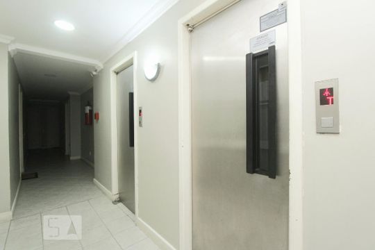 HALL de apartamento para alugar com 2 quartos, 67m² em Boa Vista, Porto Alegre
