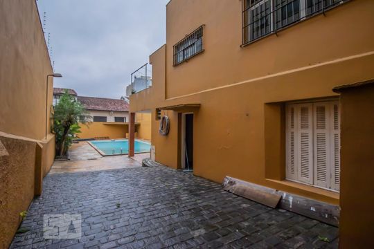 Área Externa de casa à venda com 3 quartos, 450m² em Chácara Inglesa, São Paulo