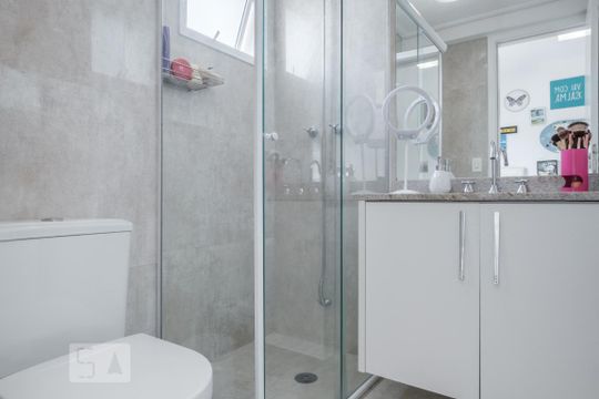 Banheiro suite 3 de apartamento à venda com 3 quartos, 145m² em Barra Funda, São Paulo