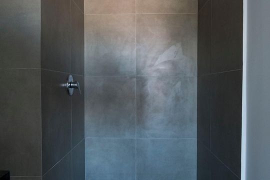 Banheiro de apartamento para alugar com 1 quarto, 36m² em Glória, Porto Alegre