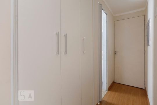 Corredor de kitnet/studio para alugar com 1 quarto, 30m² em Bela Vista, São Paulo