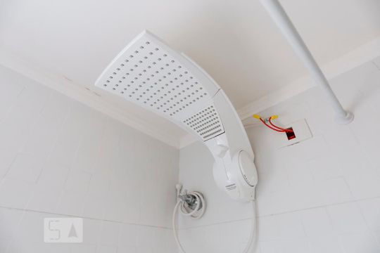 Chuveiro de kitnet/studio para alugar com 1 quarto, 30m² em Bela Vista, São Paulo