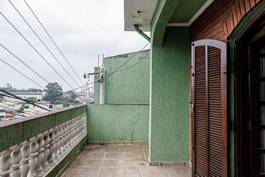 Sacada de casa à venda com 2 quartos, 100m² em Jardim Vergueiro, São Paulo