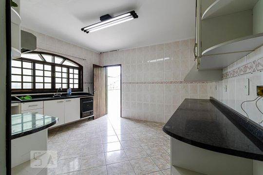 Cozinha de casa à venda com 2 quartos, 100m² em Jardim Vergueiro, São Paulo