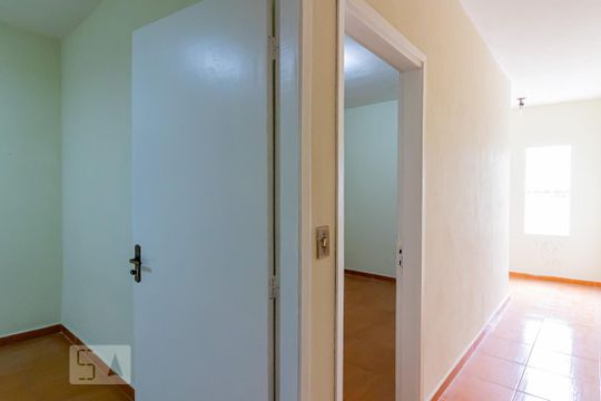 Corredor Casa 1 de casa à venda com 4 quartos, 200m² em Vila Moraes, São Paulo