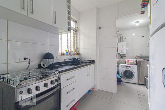 Cozinha de apartamento para alugar com 2 quartos, 56m² em Portão, Curitiba