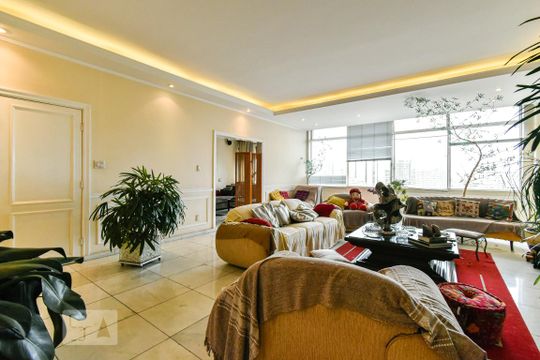 Sala 1 de apartamento para alugar com 3 quartos, 350m² em República, São Paulo