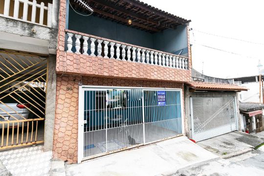 Fachada de casa à venda com 3 quartos, 181m² em Vila Carrao, São Paulo