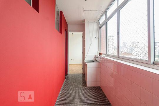 Área de serviço de apartamento para alugar com 2 quartos, 84m² em Pinheiros, São Paulo