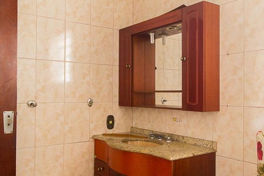Banheiro dos quartos 1 e 2 de casa à venda com 5 quartos, 300m² em Planalto Paulista, São Paulo