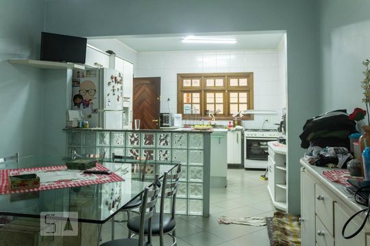 Cozinha de casa à venda com 4 quartos, 200m² em Vila Sao Paulo, São Paulo