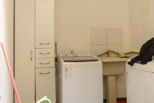 Área de Serviço de casa à venda com 4 quartos, 200m² em Vila Sao Paulo, São Paulo