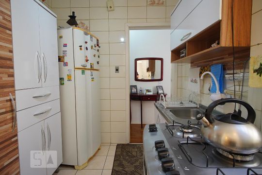 Cozinha de apartamento à venda com 2 quartos, 76m² em Rio Branco, Porto Alegre