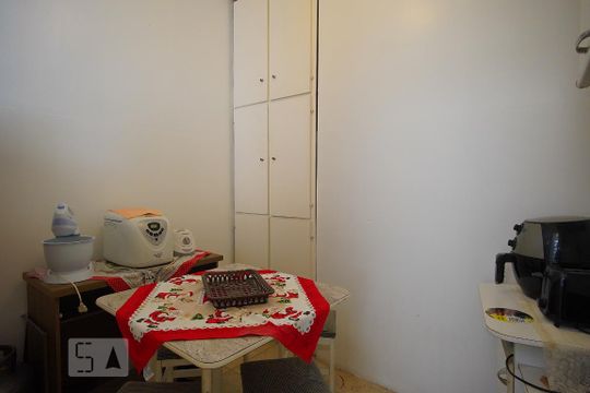 Quarto de Serviço de apartamento à venda com 2 quartos, 76m² em Rio Branco, Porto Alegre