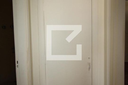 Corredor de apartamento à venda com 2 quartos, 94m² em Centro, Campinas