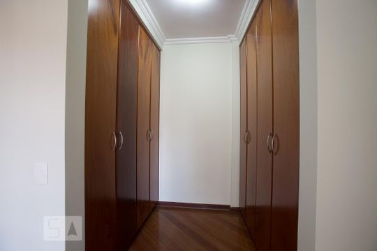 Suíte - closet de apartamento para alugar com 3 quartos, 120m² em Centro, Ribeirão Preto