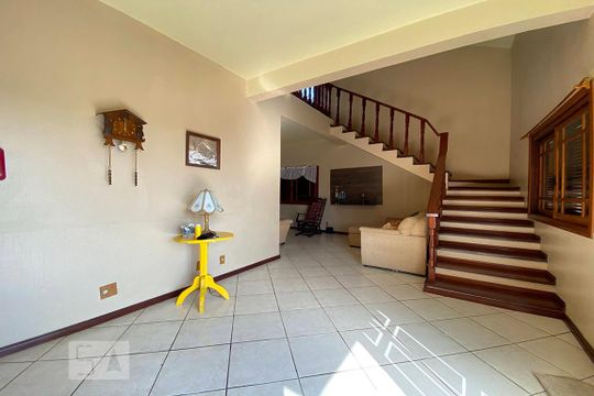 Escada de casa à venda com 4 quartos, 200m² em Rondônia, Novo Hamburgo
