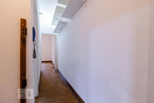 Corredor de casa de condomínio para alugar com 2 quartos, 150m² em Ipiranga, São Paulo