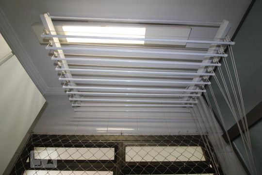 Área serviço varal de apartamento para alugar com 1 quarto, 45m² em Santo Antônio, São Caetano do Sul