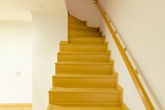 Escadas de casa à venda com 4 quartos, 274m² em Planalto Paulista, São Paulo