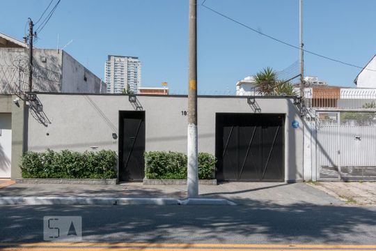 Fachada de casa à venda com 4 quartos, 500m² em Brooklin, São Paulo