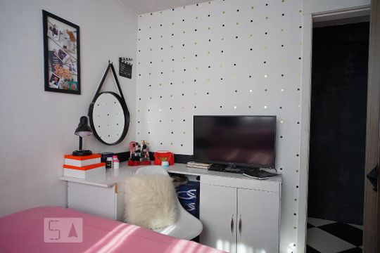 Quarto 1 de apartamento à venda com 2 quartos, 40m² em Mário Quintana, Porto Alegre
