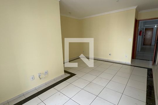Sala de apartamento para alugar com 3 quartos, 83m² em Jardim Goiás, Goiânia