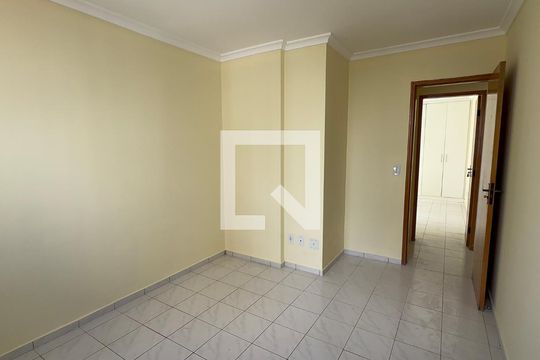 Quarto 1 de apartamento para alugar com 3 quartos, 83m² em Jardim Goiás, Goiânia