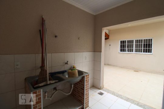 Área de Serviço de casa para alugar com 4 quartos, 650m² em Vila Nova, Campinas