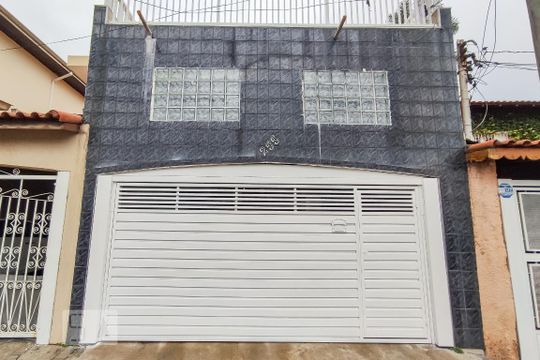 Fachada de casa à venda com 3 quartos, 200m² em Campo Belo, São Paulo