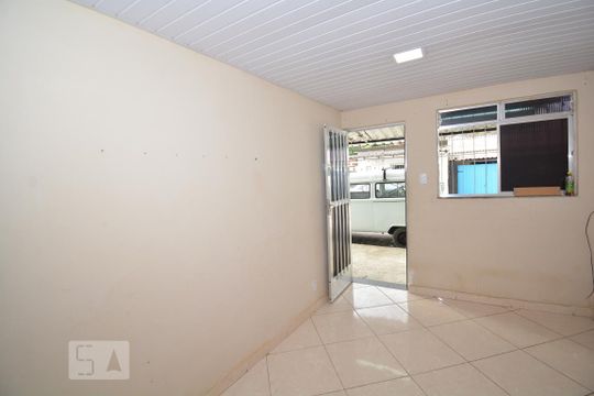 Sala de casa para alugar com 1 quarto, 35m² em Irajá, Rio de Janeiro