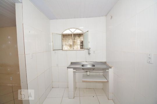 Cozinha e Área de Serviço de casa para alugar com 1 quarto, 35m² em Irajá, Rio de Janeiro