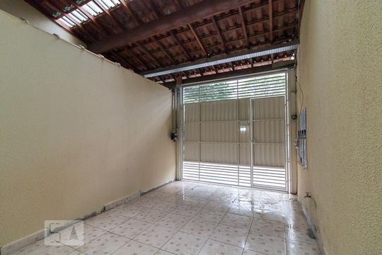 Garagem de casa à venda com 3 quartos, 120m² em Jardim São Paulo, Guarulhos