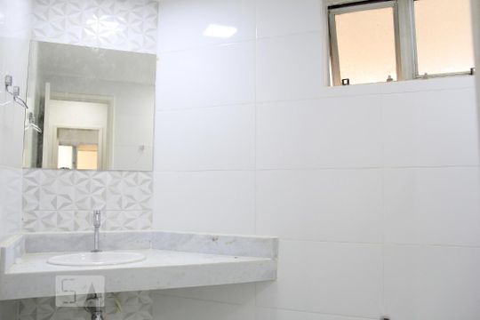 Banheiro de apartamento à venda com 3 quartos, 100m² em Setor Nova Suiça, Goiânia