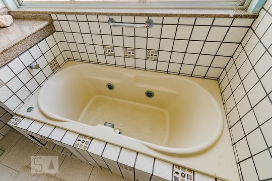 Banheiro da Suíte - detalhe de apartamento para alugar com 3 quartos, 200m² em Canela, Salvador