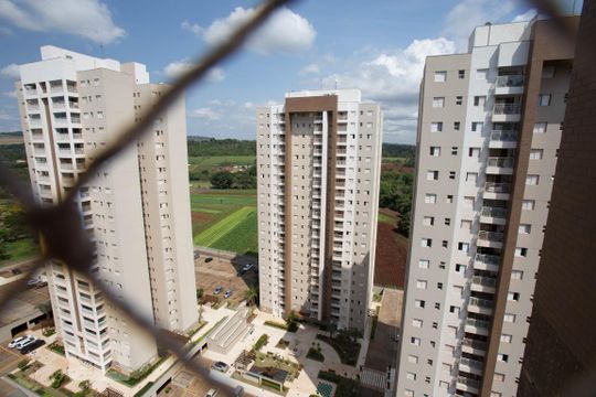 Vista da janela da suíte de apartamento para alugar com 2 quartos, 70m² em Vila do Golfe, Ribeirão Preto