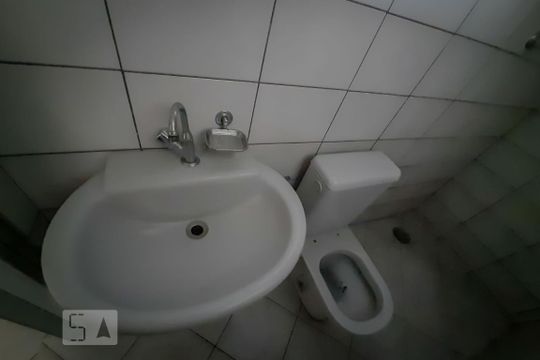 Banheiro de casa à venda com 2 quartos, 350m² em Jardim Regina, São Paulo