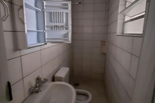 Banheiro de casa à venda com 2 quartos, 350m² em Jardim Regina, São Paulo