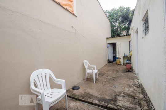 Quintal de casa para alugar com 2 quartos, 160m² em Vila Gustavo, São Paulo