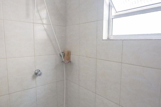 Banheiro de casa à venda com 2 quartos, 160m² em Vila Gustavo, São Paulo