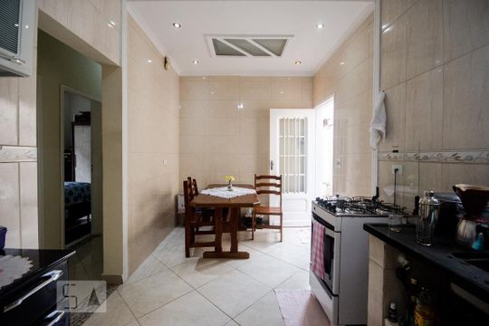 Cozinha de casa para alugar com 2 quartos, 160m² em Vila Gustavo, São Paulo