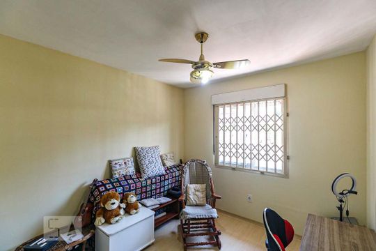 Quarto 1 de casa à venda com 3 quartos, 100m² em Cristal, Porto Alegre