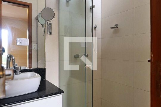 Banheiro do Quarto 1 de casa de condomínio à venda com 3 quartos, 235m² em Vila Guiomar, Santo André