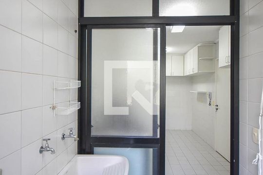 Área de serviço de apartamento para alugar com 3 quartos, 121m² em Vila Andrade, São Paulo