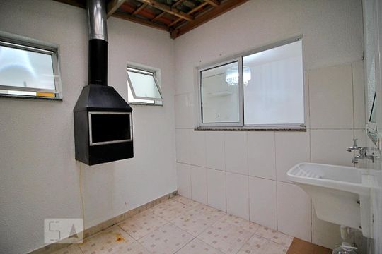 Área de Serviço de apartamento para alugar com 2 quartos, 72m² em Vila Alice, Santo André