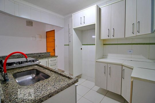 Cozinha de apartamento para alugar com 2 quartos, 72m² em Vila Alice, Santo André