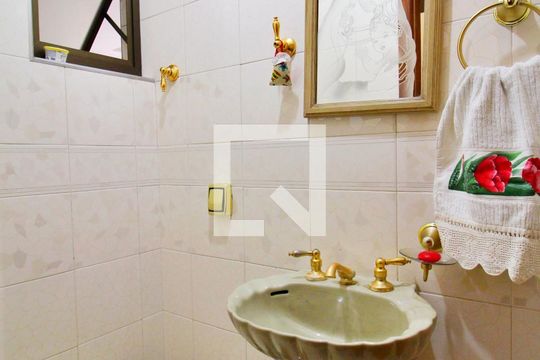 Lavabo de casa à venda com 4 quartos, 322m² em Vila Homero Thon, Santo André