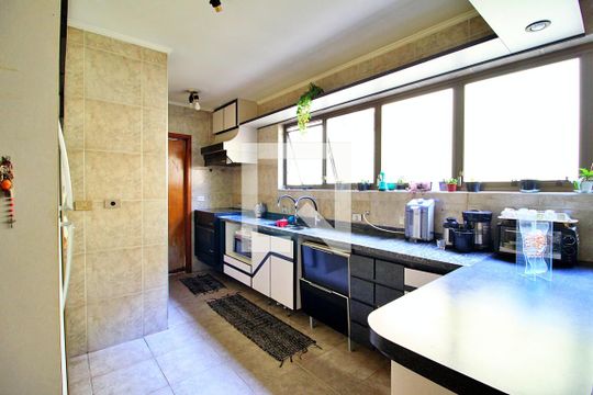 Cozinha de casa à venda com 4 quartos, 322m² em Vila Homero Thon, Santo André